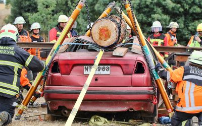 Taller de Rescate Técnico en Vehículos Pesados reunió a bomberos de todo el país en Temuco